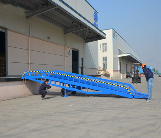 大理移动式登车桥应用
